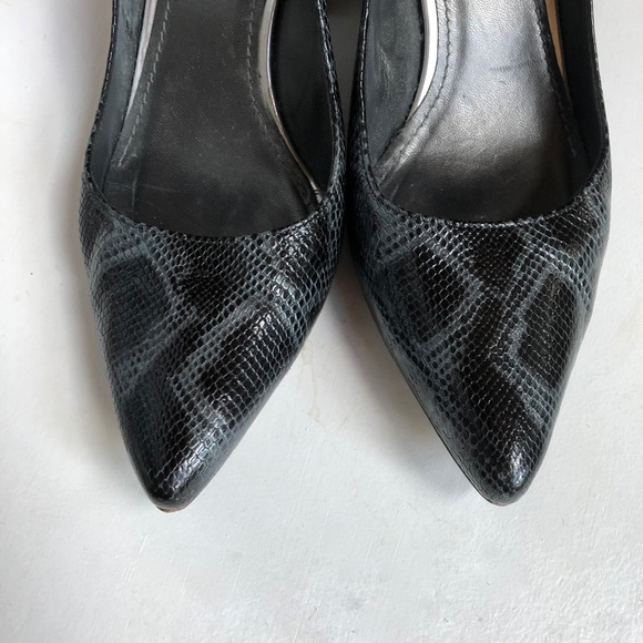 Stuart Weitzman Pointy Toe Snake Print Block Heels - Picture 5 of 11